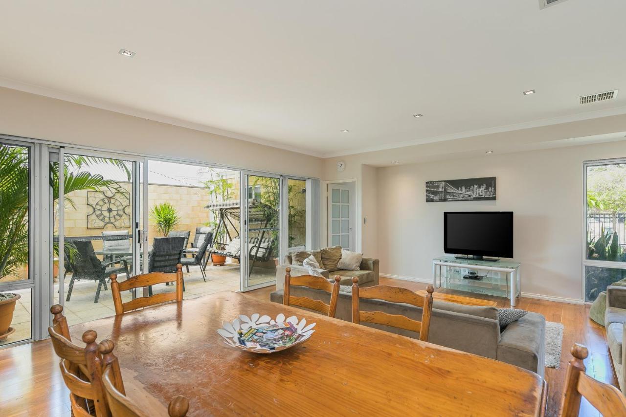 Ocean Keys Cottage - Free Wifi Mindarie ภายนอก รูปภาพ