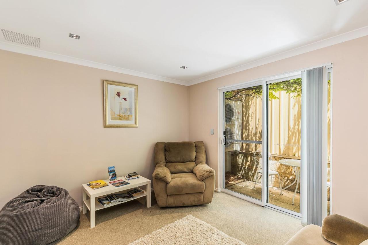 Ocean Keys Cottage - Free Wifi Mindarie ภายนอก รูปภาพ