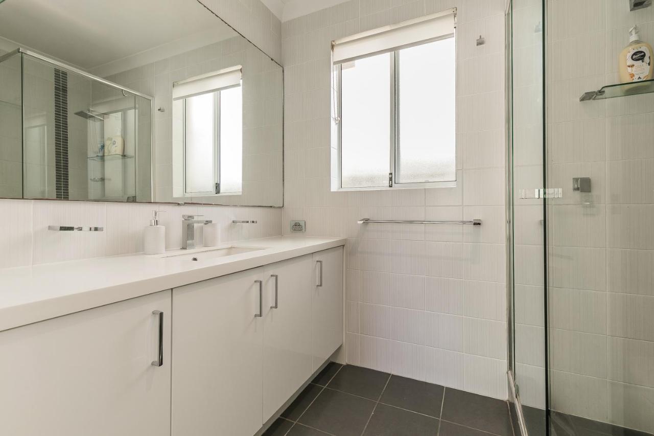 Ocean Keys Cottage - Free Wifi Mindarie ภายนอก รูปภาพ